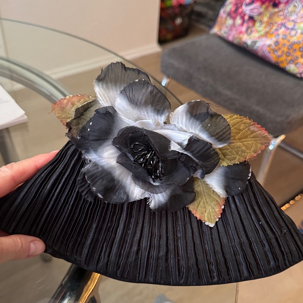 Chic Black and White Floral Hair Clip